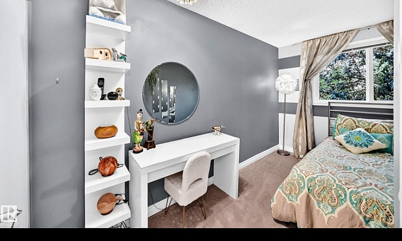 New Listing In Ottew...