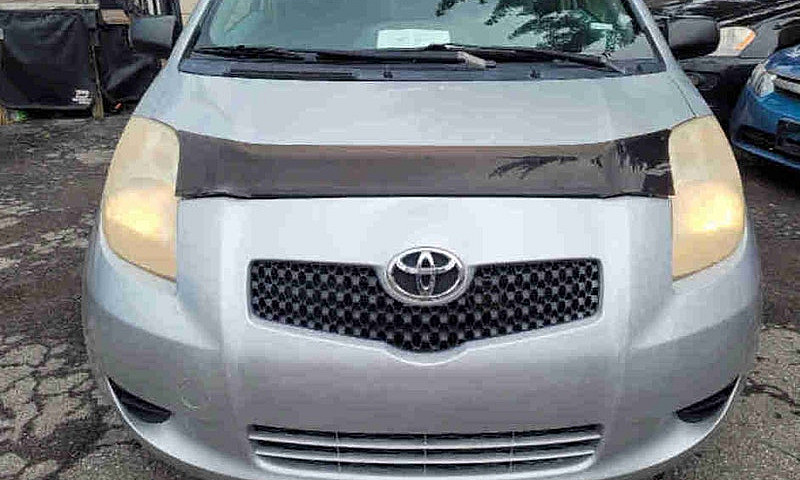 Toyota Yaris 2006...