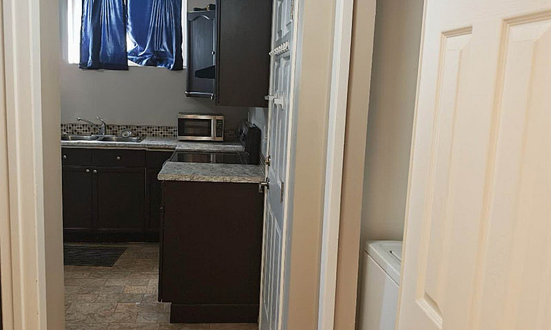 One Bdrm In Great Lo...