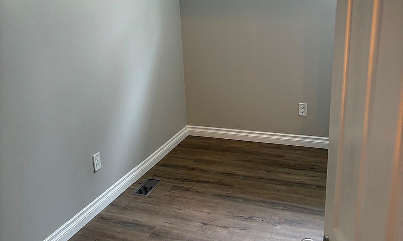 Newly Renovated 5 Be...
