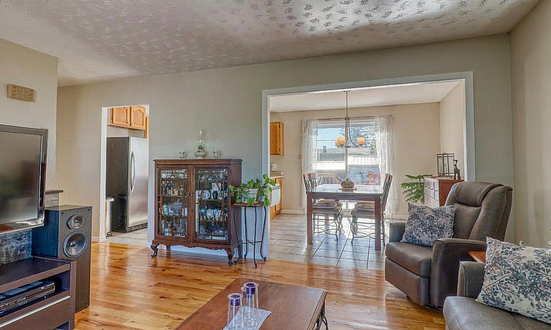 8 1/2 Grand Maison 4...