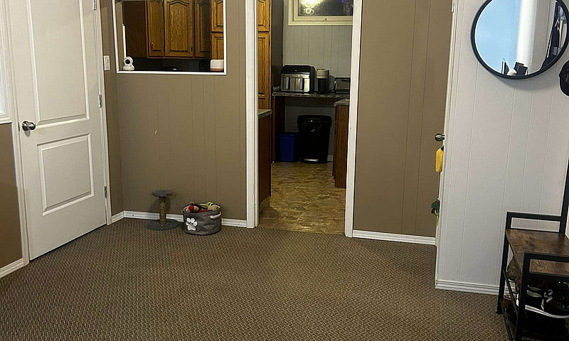 Basement Suite For R...