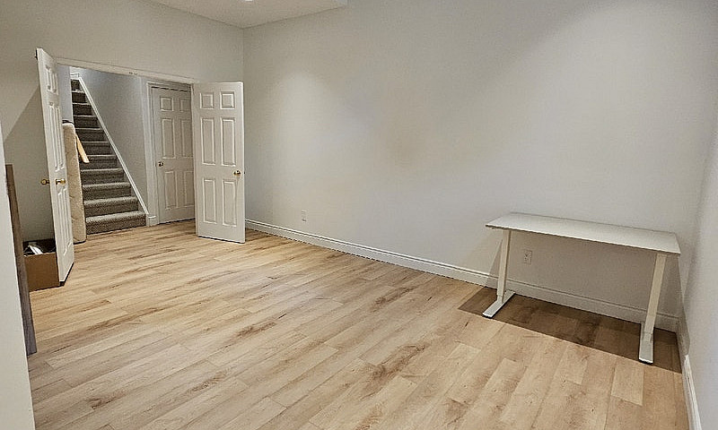 Newly Renovated 1 Be...