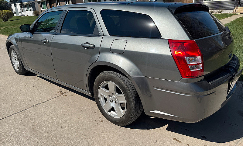 2005 Dodge Magnum Se...