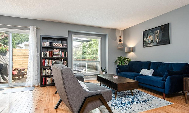 Spacious 1500 Sqft T...