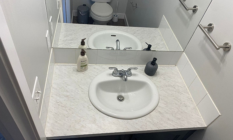 3-Bed Furnished Town...