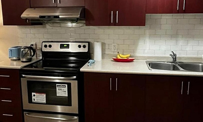 [Brampton] 1 Bed + 1...