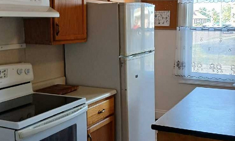 Furnished Upstairs R...