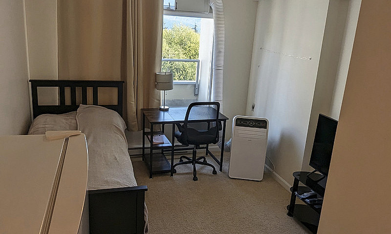 Sfu Furnished Studio...