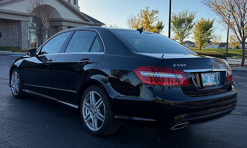 2010 Mercedes Benz E...