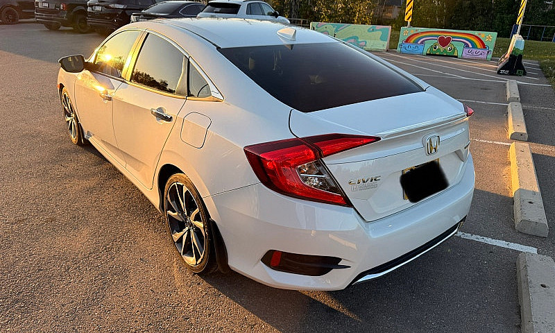 2019 Honda Civic Tou...