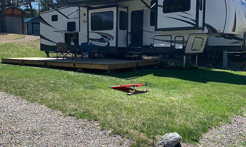Serviced Lot In Mari...
