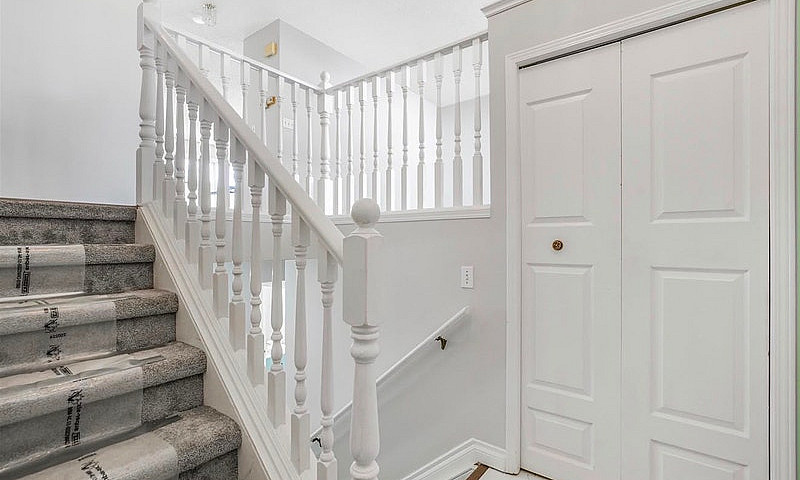  Bi-Level Townhouse ...