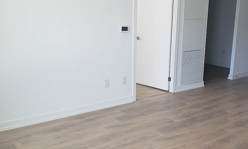 Premium 1 Bed + Den ...