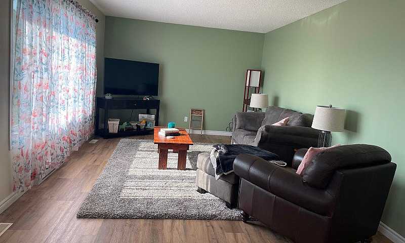 House For Sale In Qu...