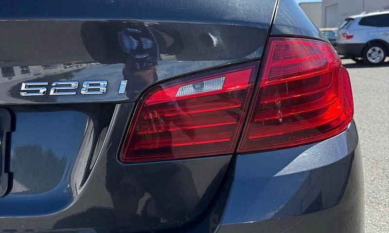 2012 Bmw 528I Xdrive...