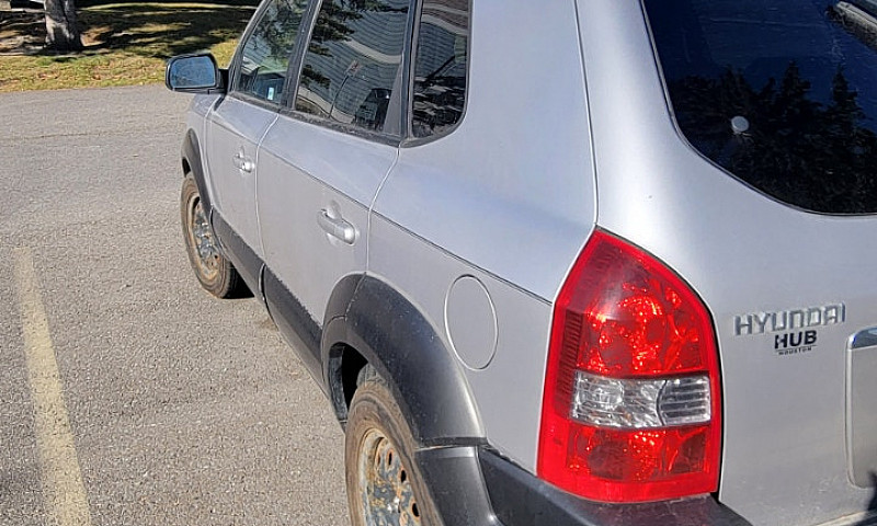 2005 Hyundai Tucson...