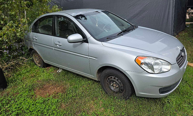 2010 Hyundai Accent ...