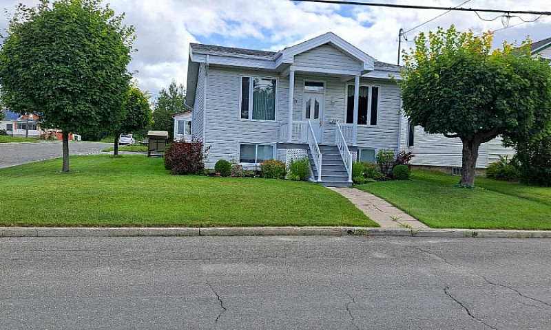 Maison Avec Garage 1...