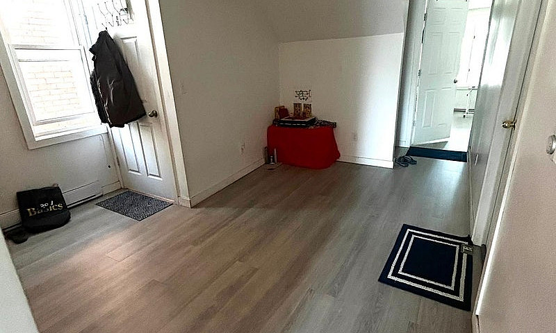 Large Room For Rent ...