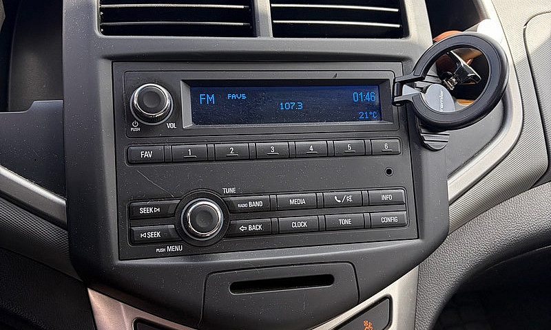 2014 Chevy Sonic Ls...