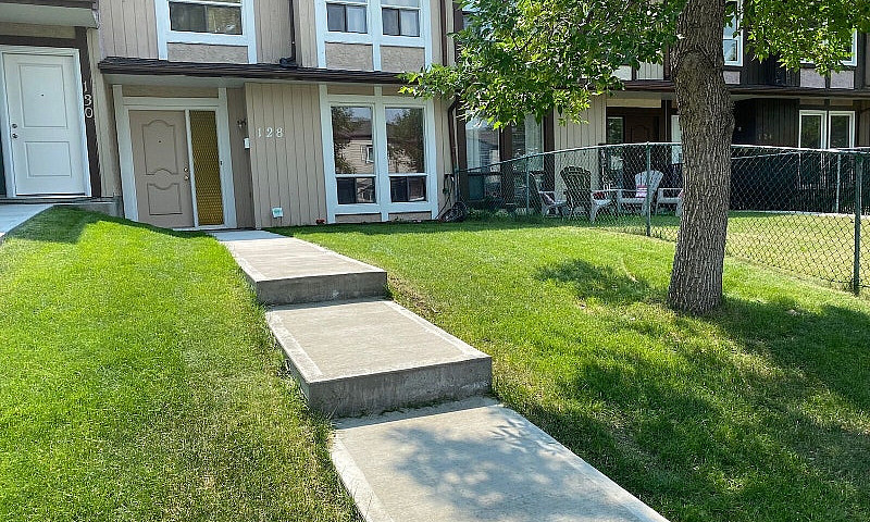 3 Bedroom Townhouse ...