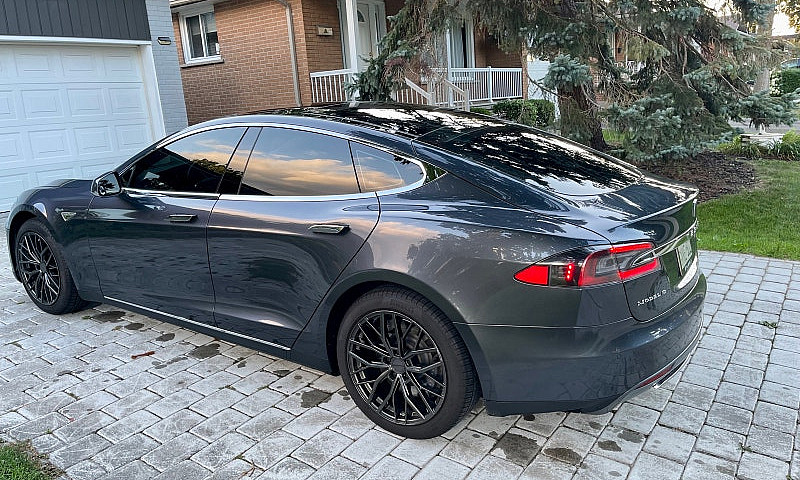 2014 Tesla Model S 8...