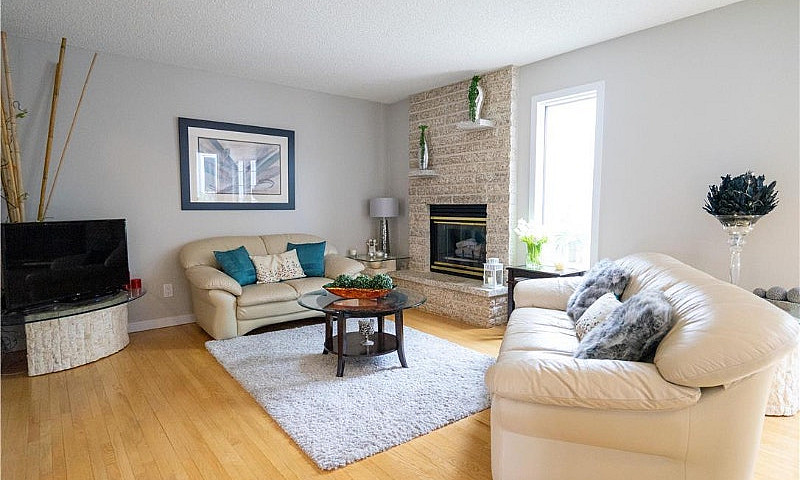 Whyte Ridge Detached...