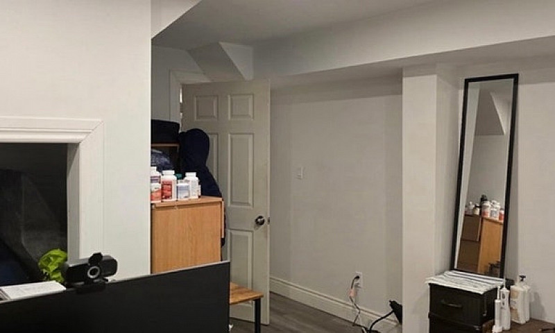 2 Bed Rooms Unit For...