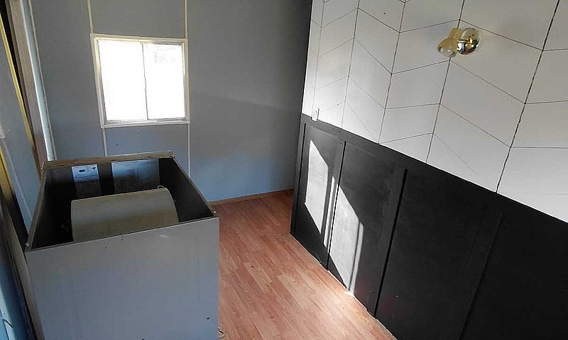 Mobile Home, Rents A...