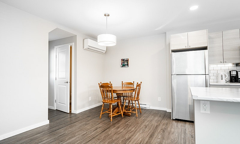 Fully Furnished 3 Be...