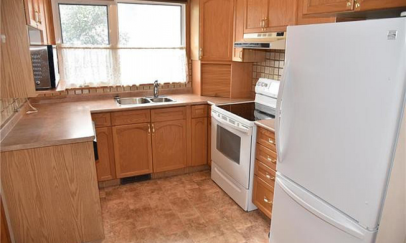 Well Maintained 3 Be...