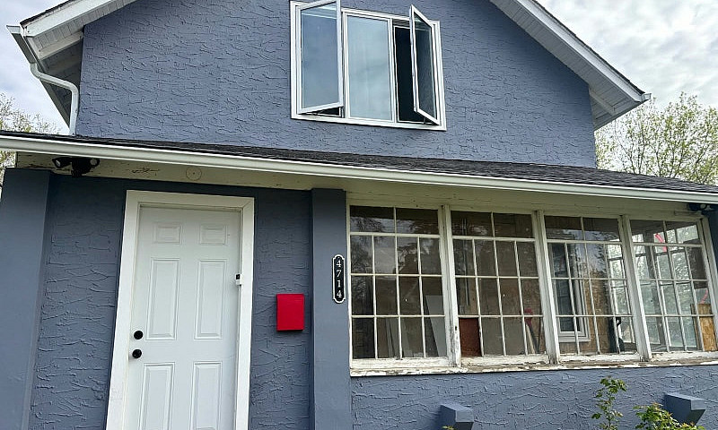 Bright Detached Hous...