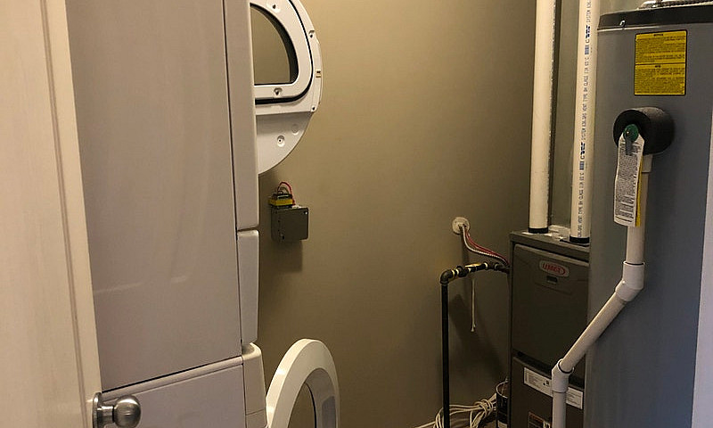 2 Bedroom - 1 Bathro...