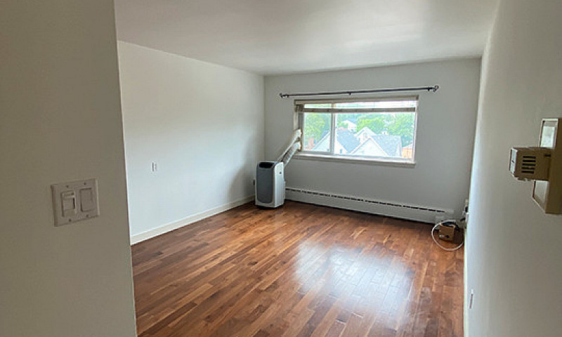One-Bedroom Apartmen...