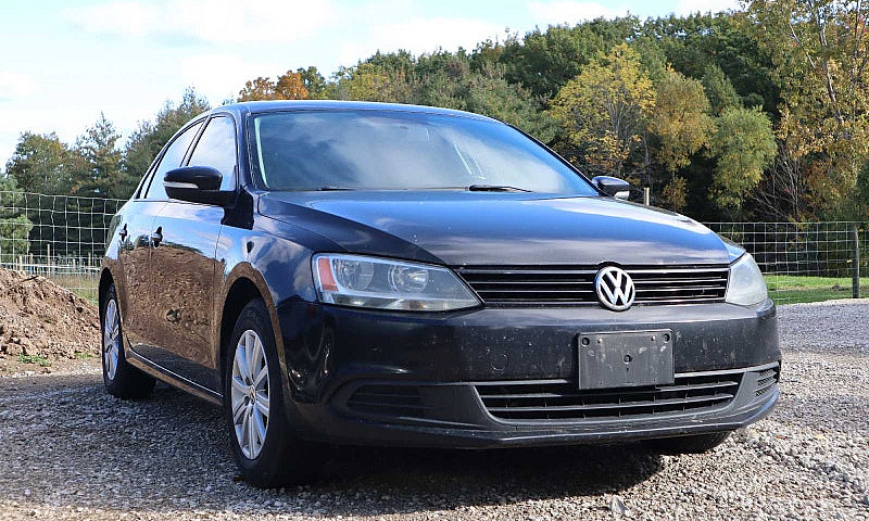 2013 Volkswagen Jett...
