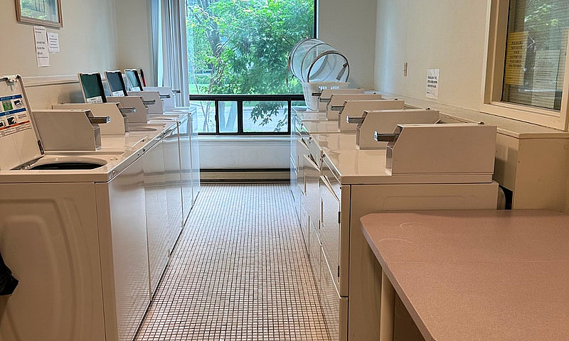 One & Two Bedroom Un...