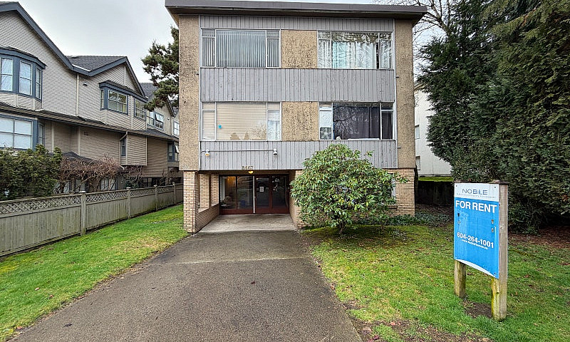 Spacious 2F Unit In ...