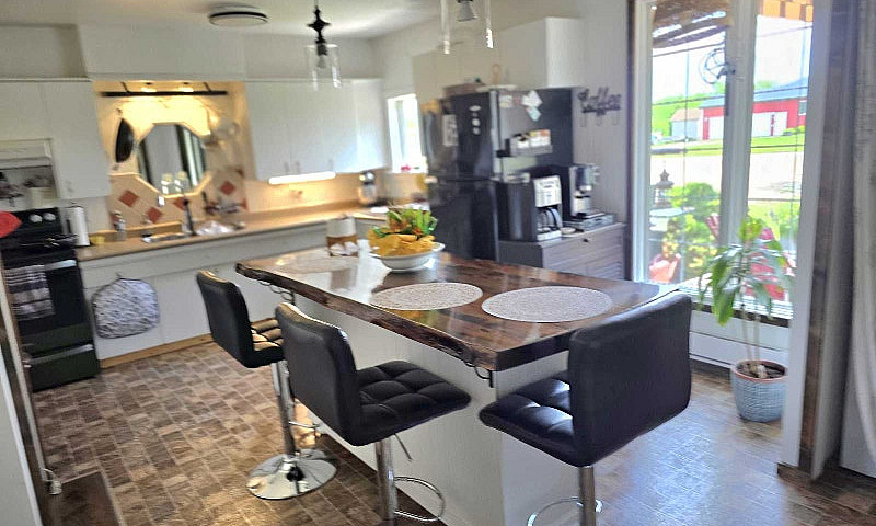 Spacious Bungalow On...