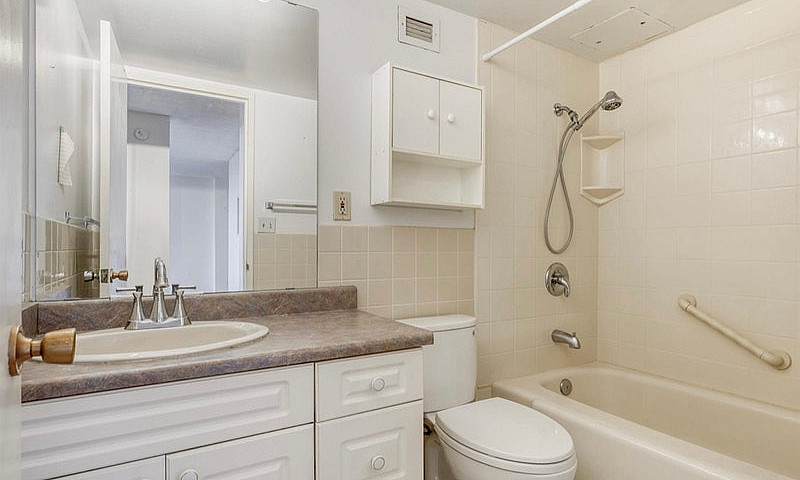 1 Bedroom Condo In G...