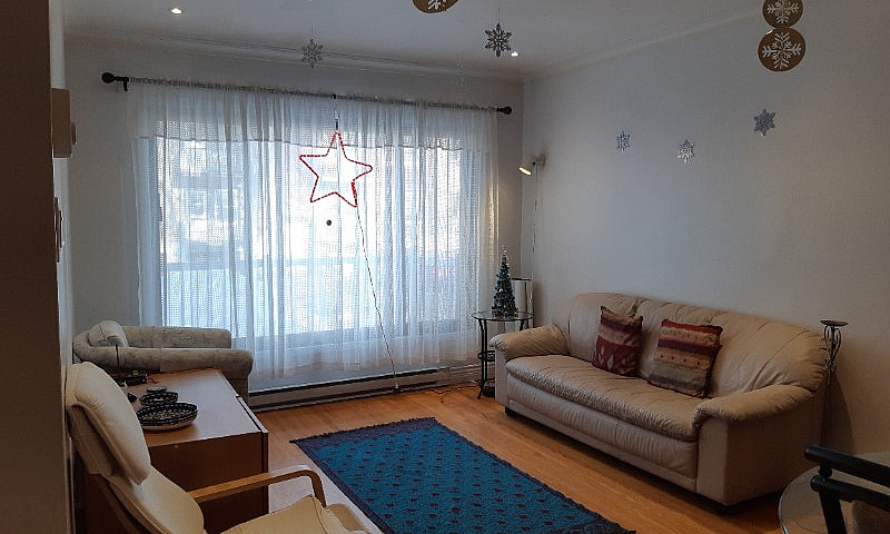 Large   5 1/2   Apt ...