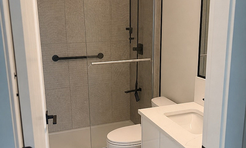 Modern 2 Bedroom Bas...