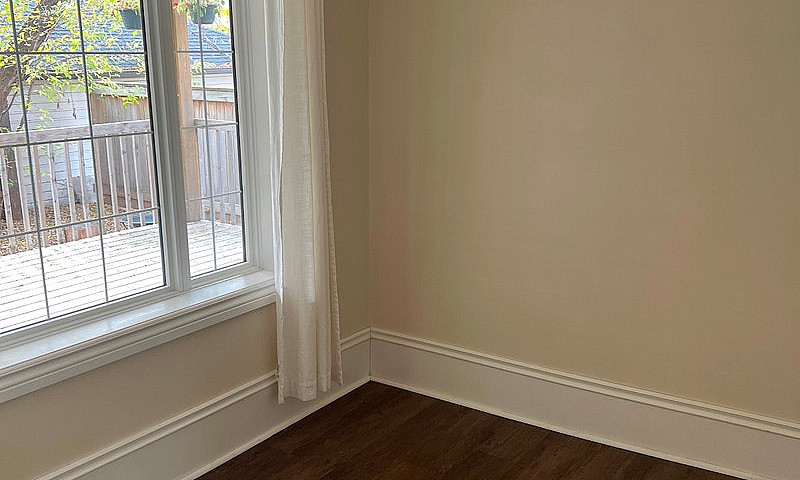 Gorgeous 1 Bedroom +...