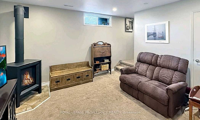  1 Bedroom / 1 Bathr...