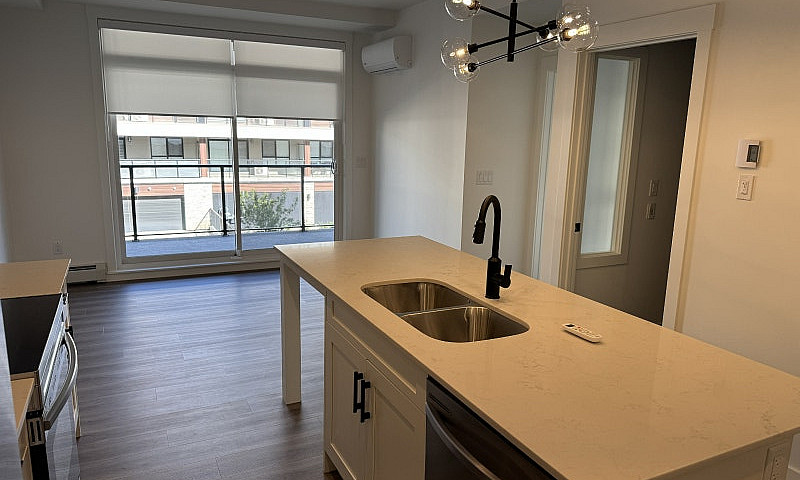 Brand New 2 Bed, 1 B...