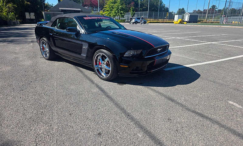 2013 Ford Mustang Gt...