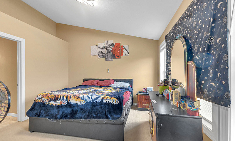 Townhouse In Ironsto...