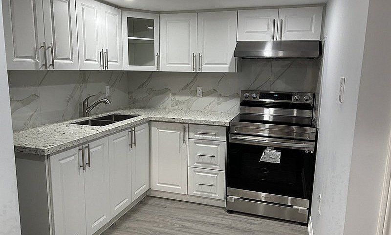 1 Bedroom Private Ba...