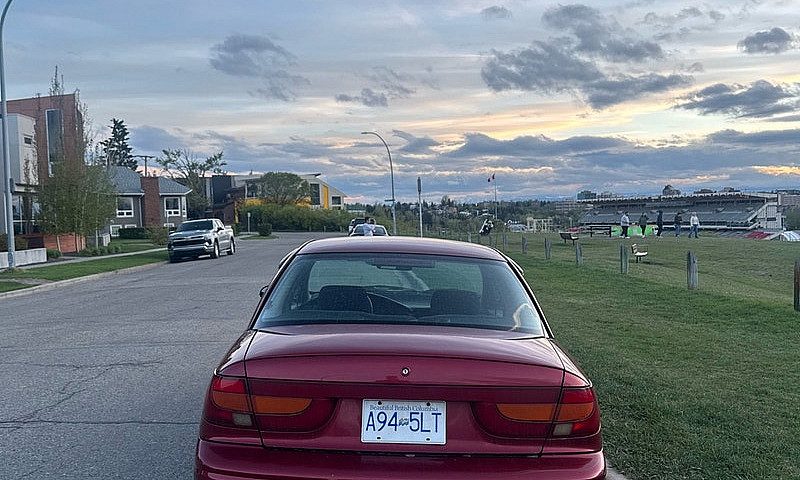 2000 Saturn Sedan - ...