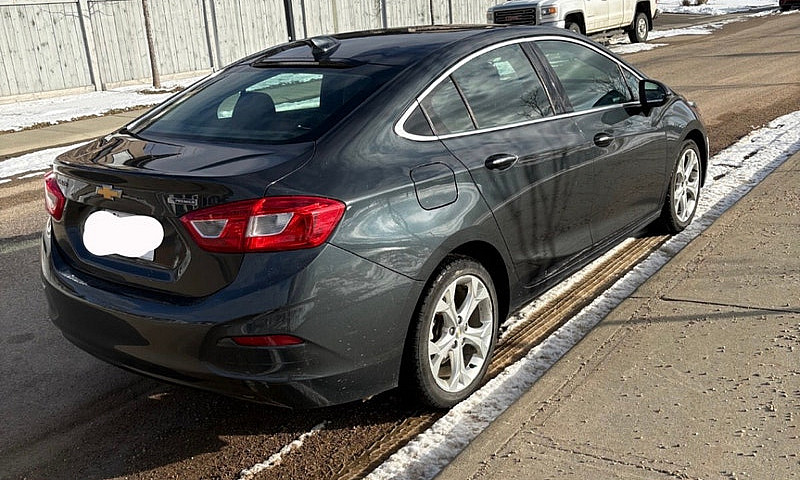 2017 Chevorlet Cruze...